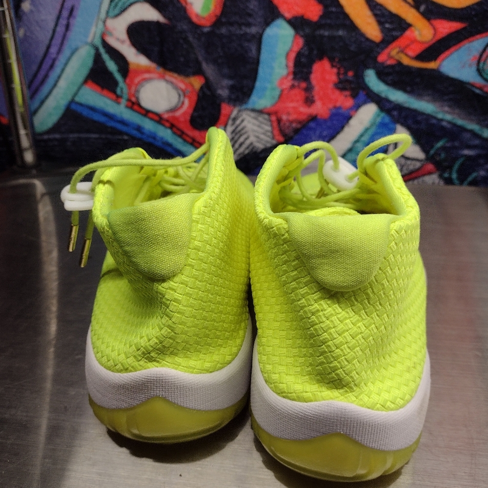 Jordan Future - Picture 3 of 5